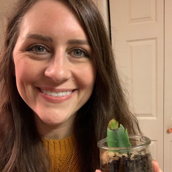 Meet the Posher, Kelly. - Picture 2 of 4